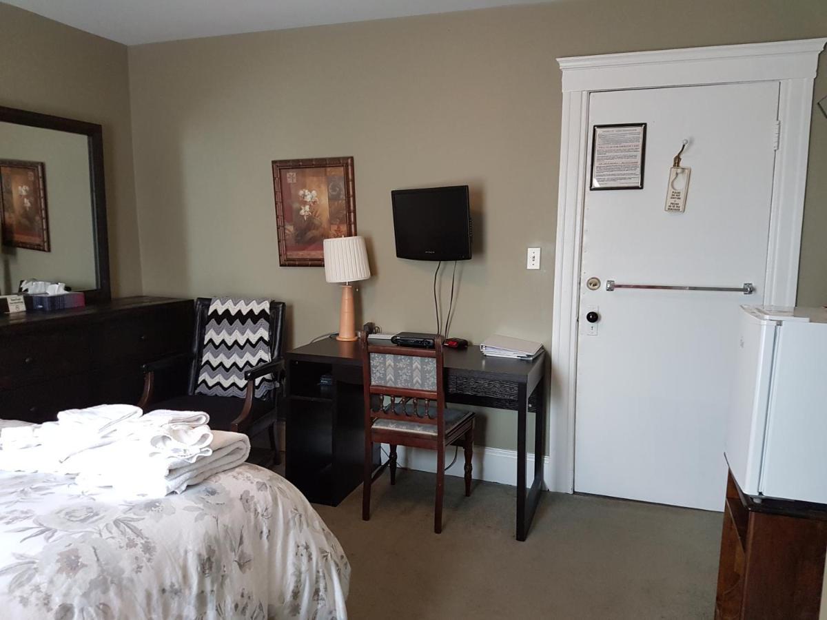 Ye Olde Walkerville Bed & Breakfast Виндзор Экстерьер фото