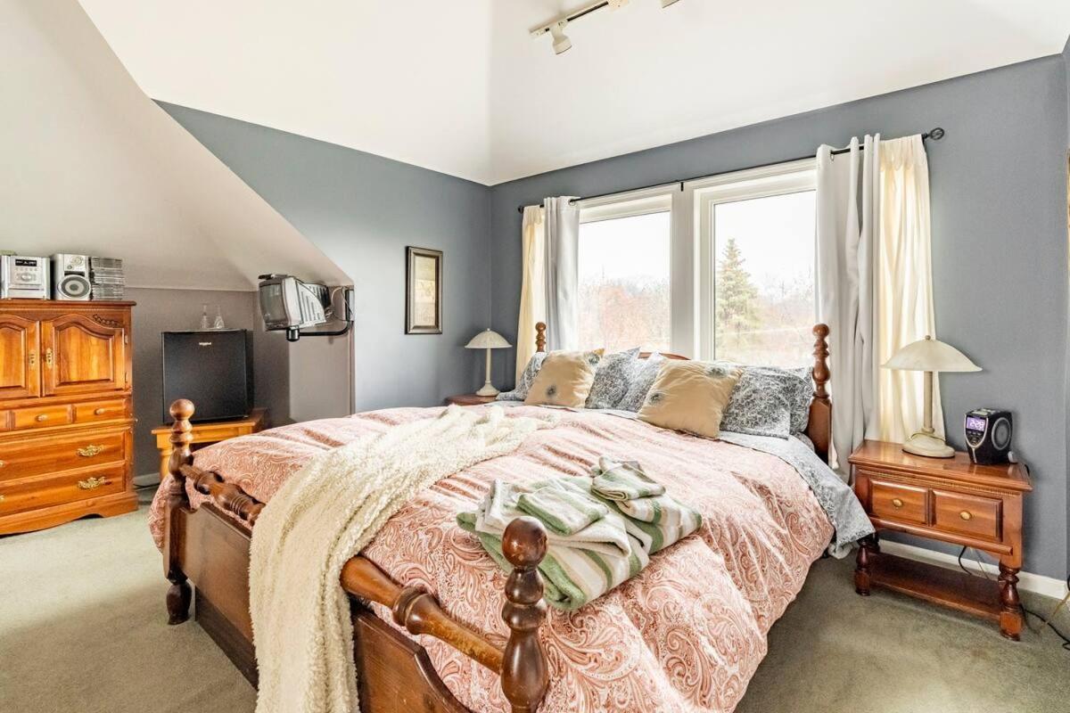 Ye Olde Walkerville Bed & Breakfast Виндзор Экстерьер фото