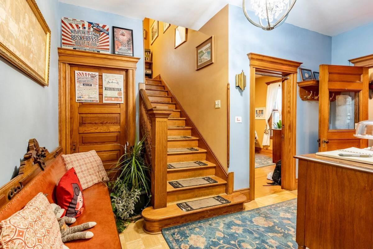 Ye Olde Walkerville Bed & Breakfast Виндзор Экстерьер фото