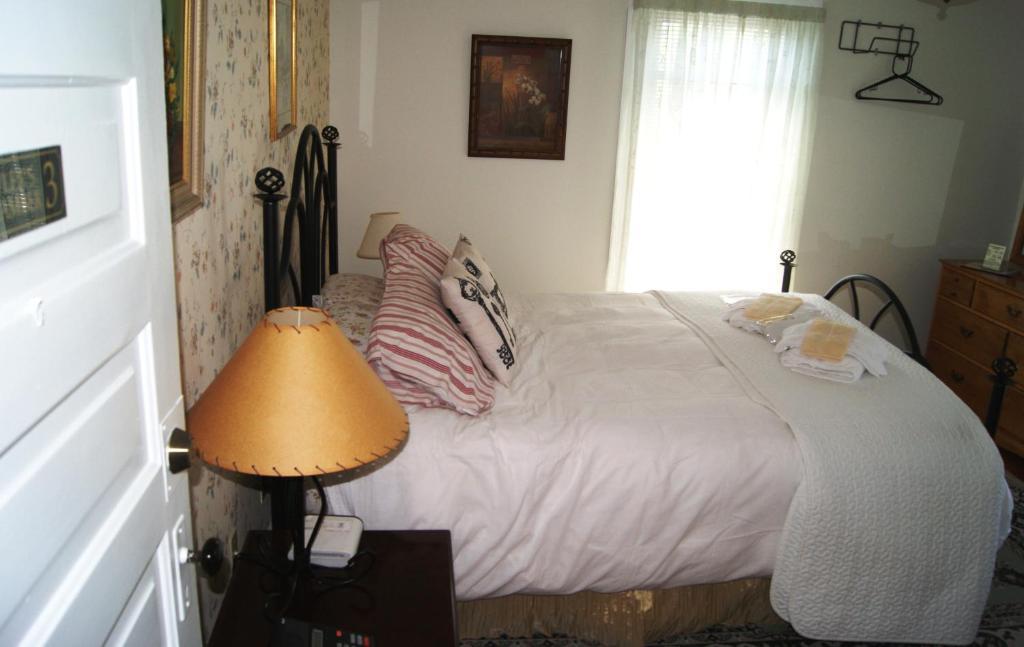 Ye Olde Walkerville Bed & Breakfast Виндзор Номер фото
