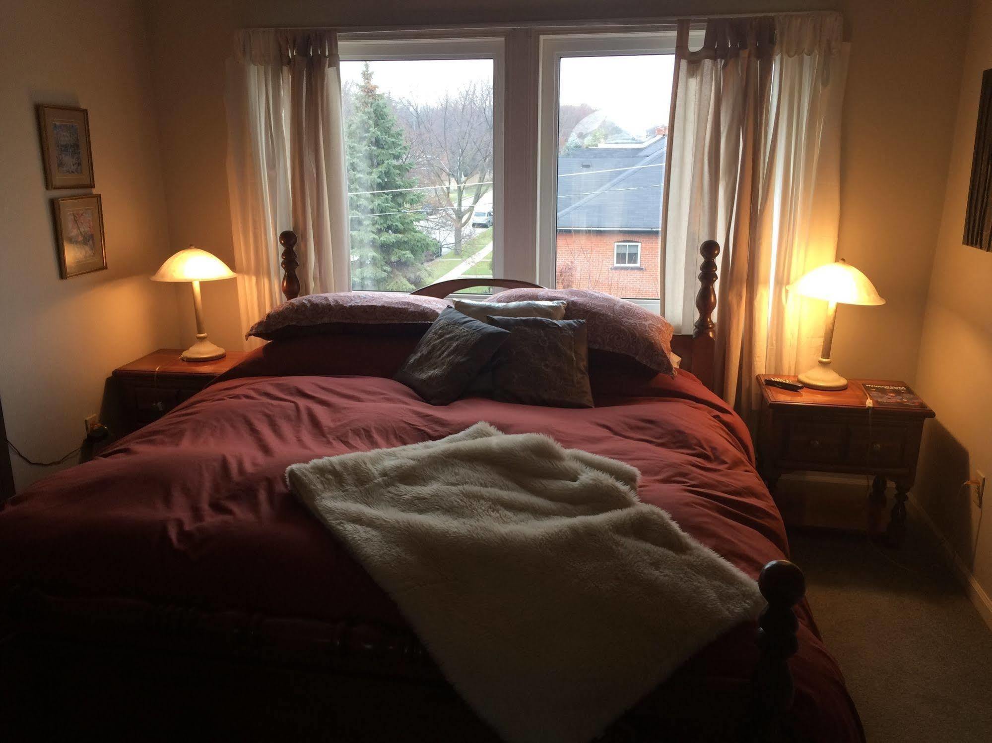 Ye Olde Walkerville Bed & Breakfast Виндзор Экстерьер фото